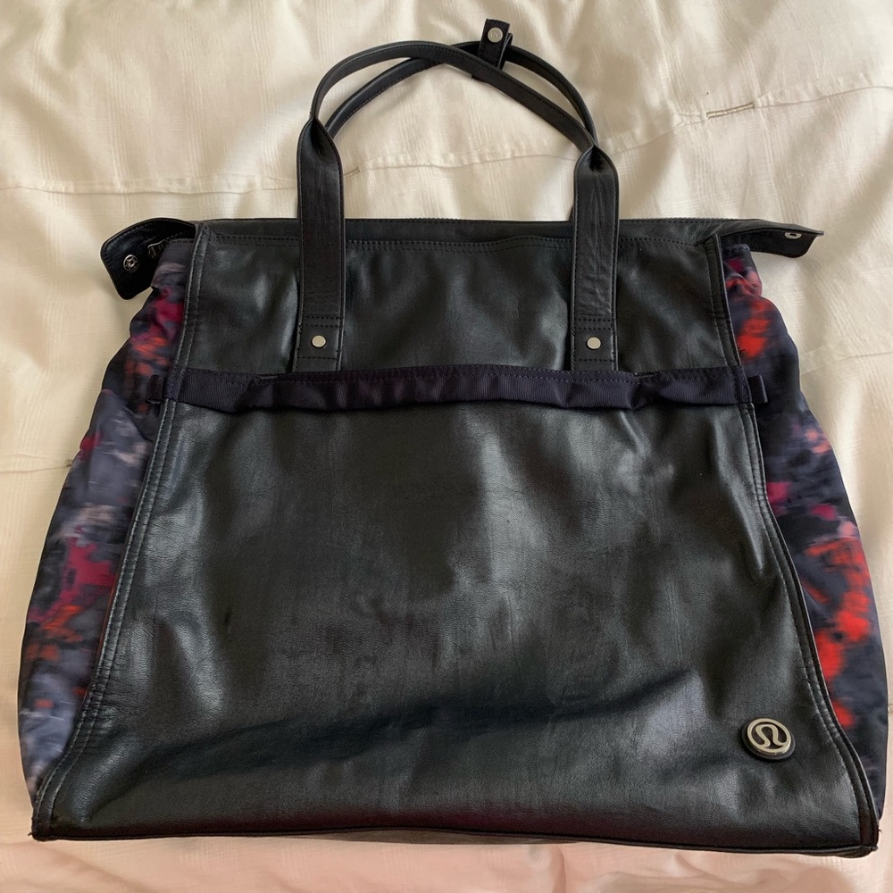 Lululemon large tote bag